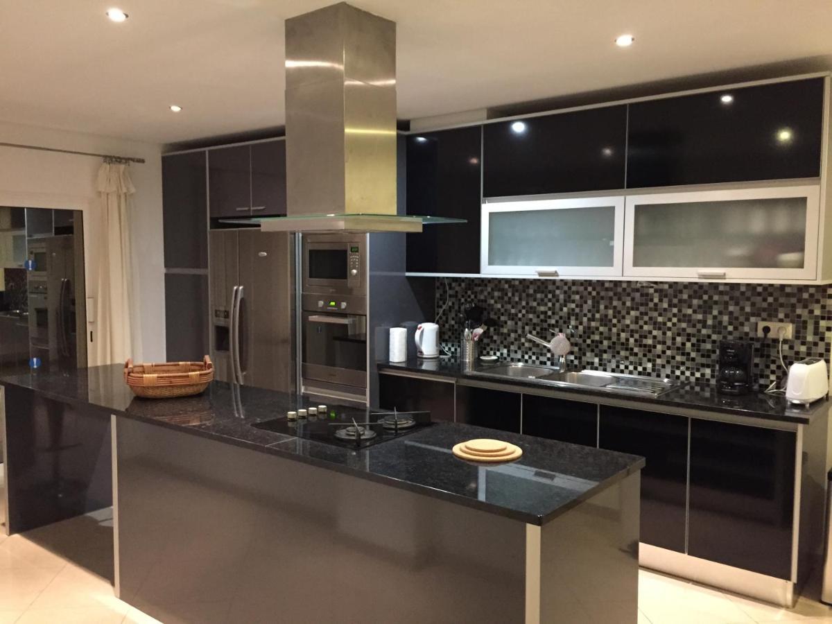 Full Private 300Sqm Villa Jacuzzi Heated Pool Ideal & Quiet Location Албуфейра Екстериор снимка