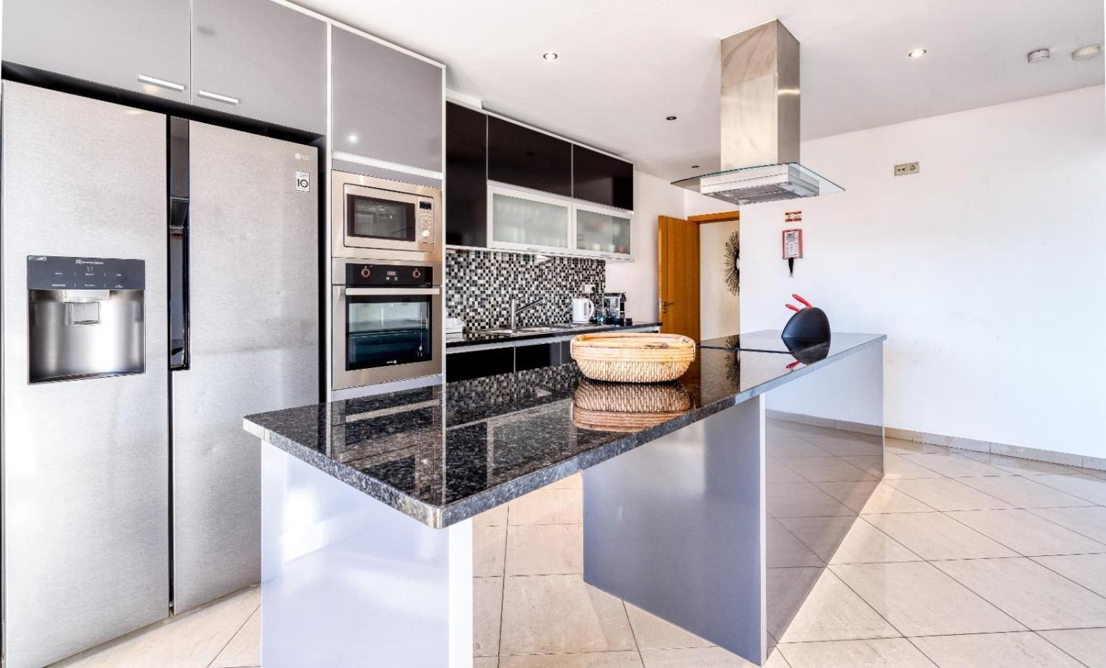 Full Private 300Sqm Villa Jacuzzi Heated Pool Ideal & Quiet Location Албуфейра Екстериор снимка