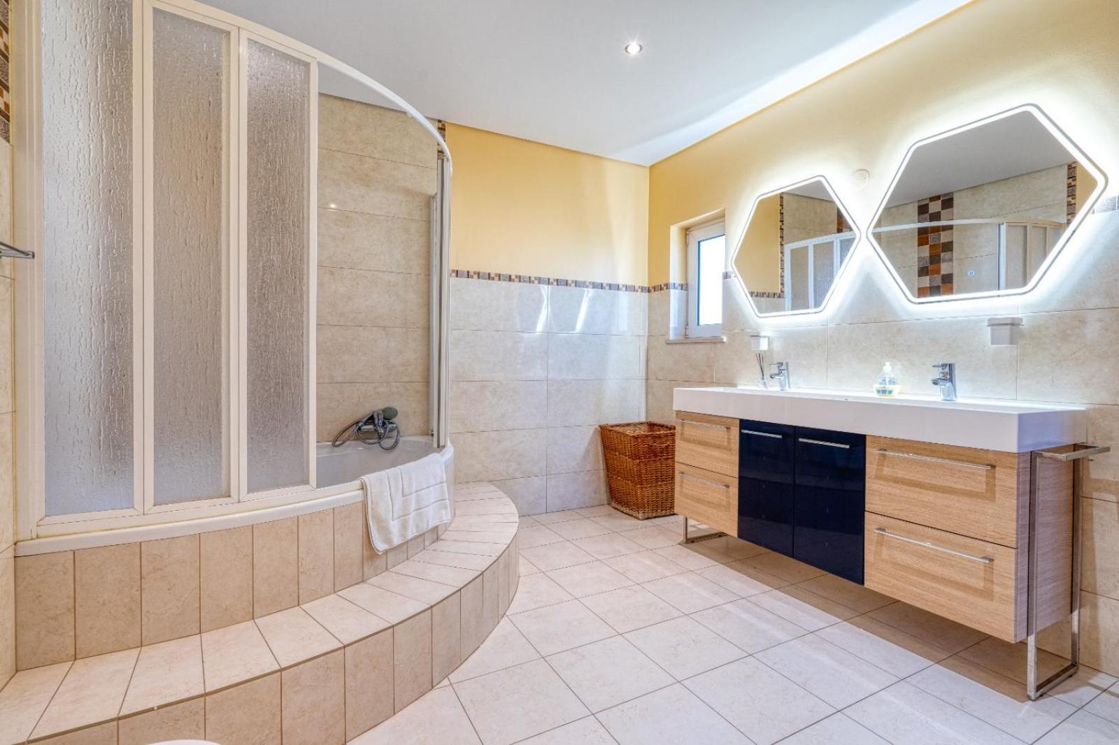 Full Private 300Sqm Villa Jacuzzi Heated Pool Ideal & Quiet Location Албуфейра Екстериор снимка